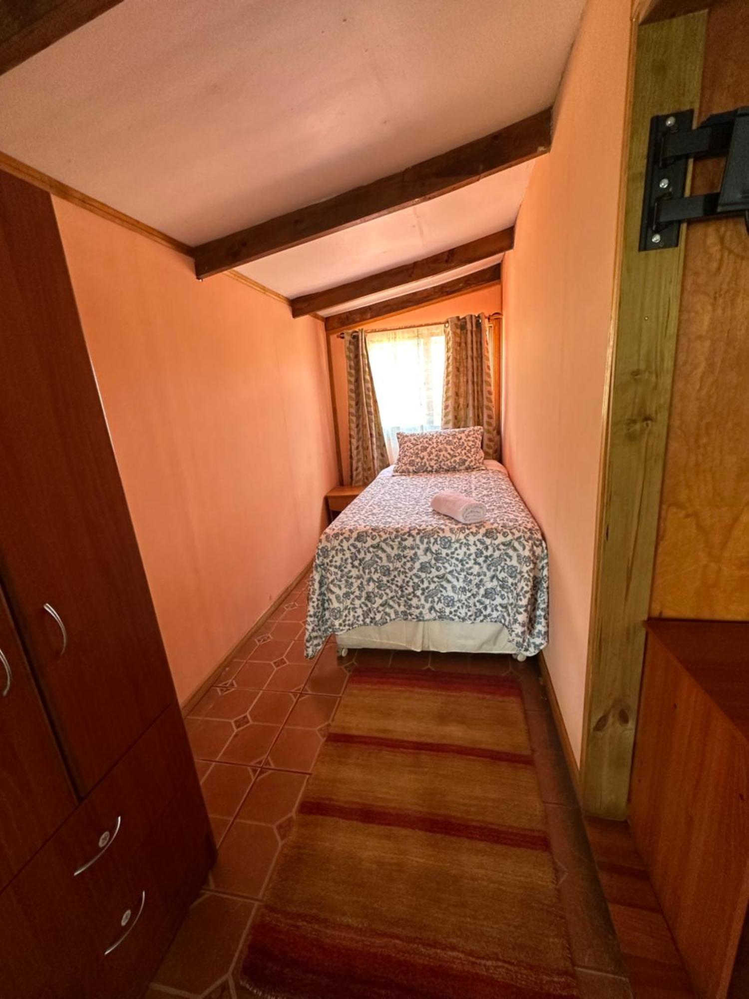 Hare Henua Bed & Breakfast Hanga Roa Exterior photo