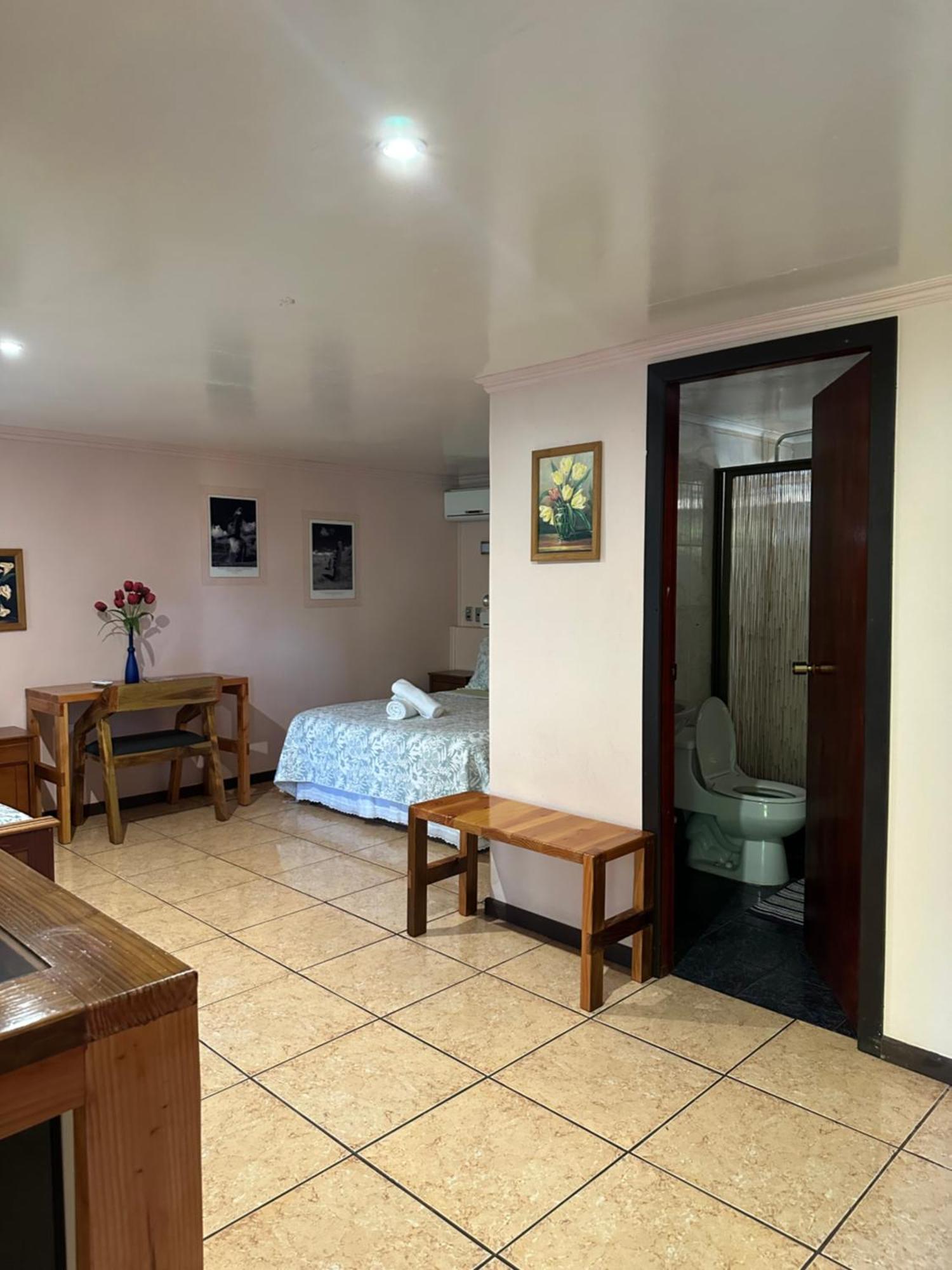 Hare Henua Bed & Breakfast Hanga Roa Exterior photo
